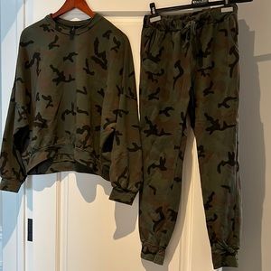 Camo jogger set